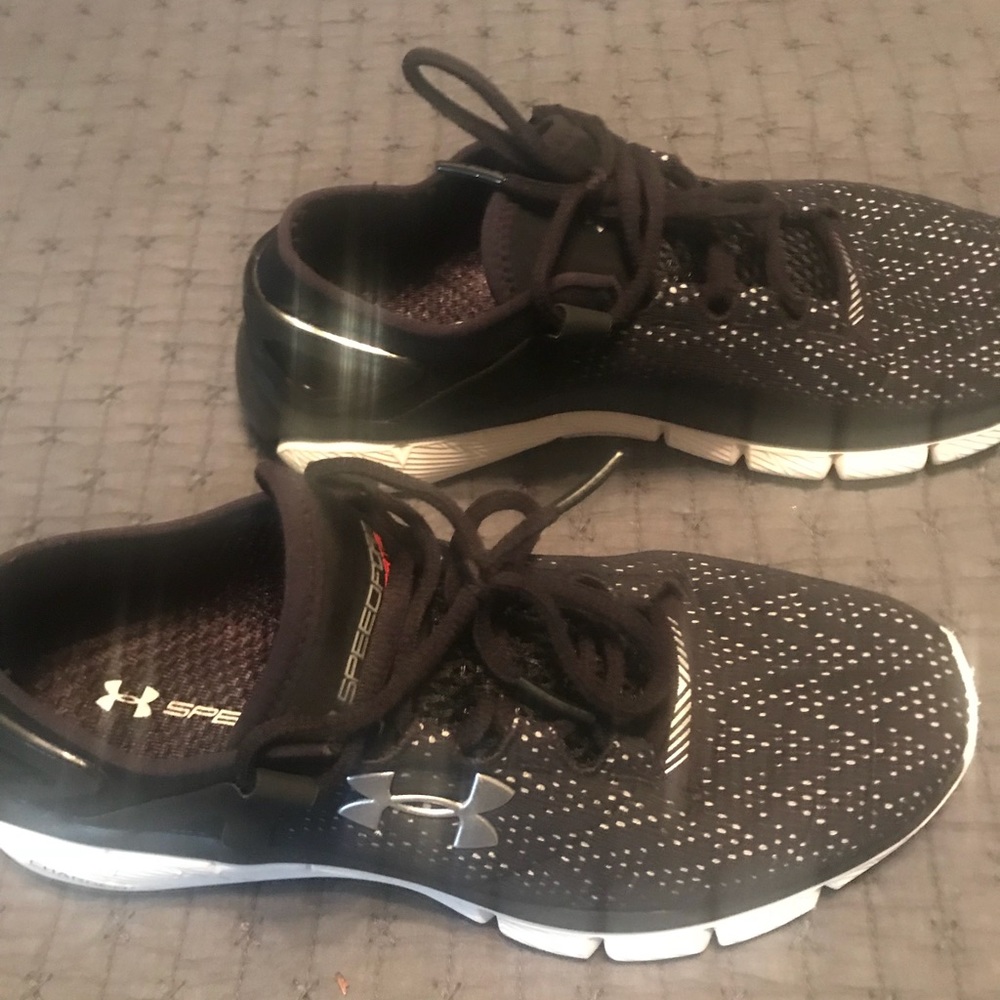 Under armour tennis shoes